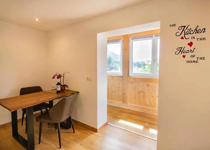 Apartman Cafe Max 2 *