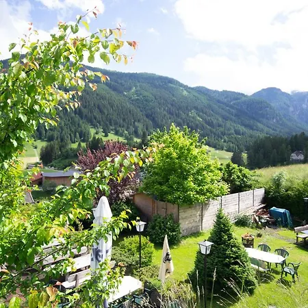 Apartman Cafe Max 2 *